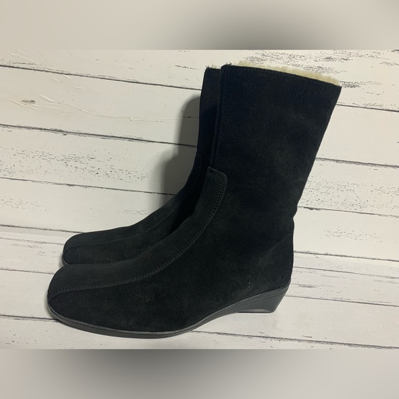 La Canadienne Women’s Size 7 Black Suede Winter Boots Made in Canada - Picture 2 of 12